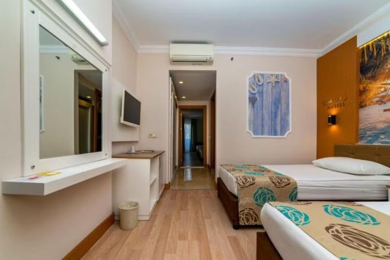 Aile Odası, Havuz veya Bahçe Manzaralı, Balkonlu,