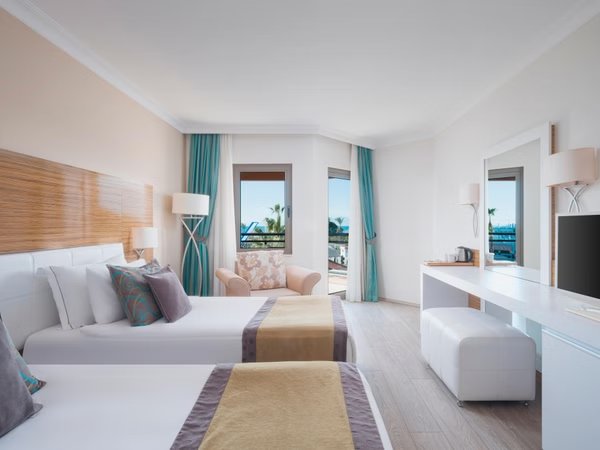 Aqua Standart Deniz Manzaralı Oda