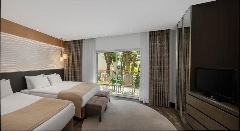 Comfort Club Kara Manzaralı