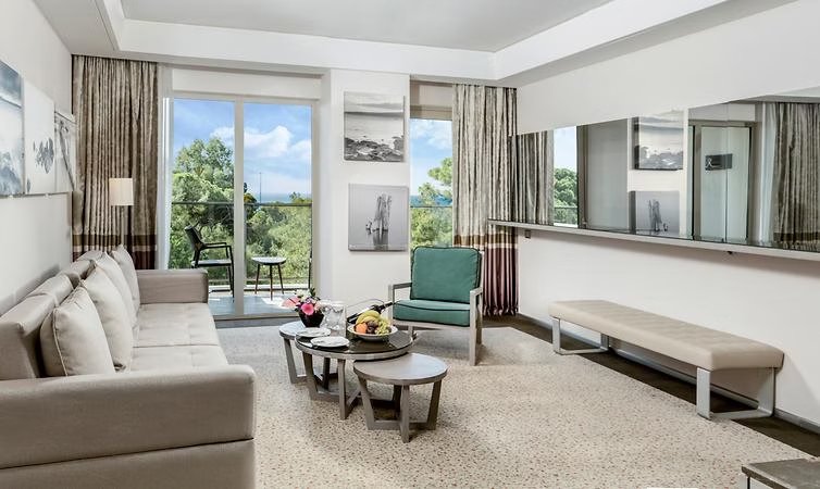 Deluxe Suite