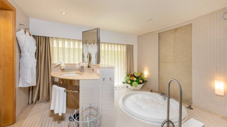 Junior Suite Havuz Manzaralı Anex Bina