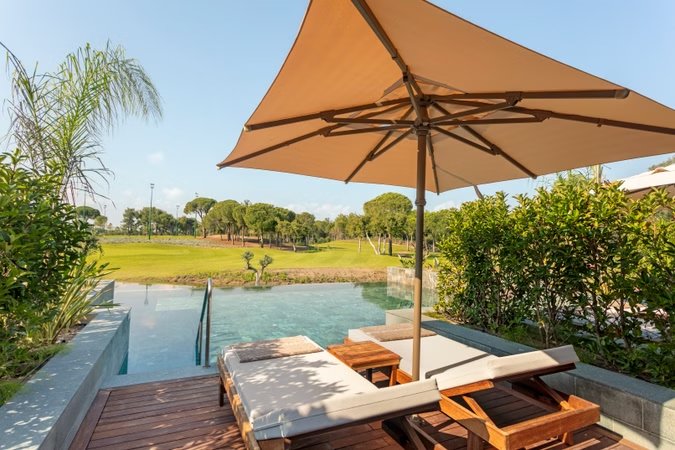 Lagoon Golf Swim Up