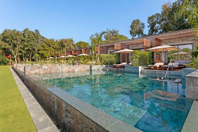 Lagoon Golf Swim Up
