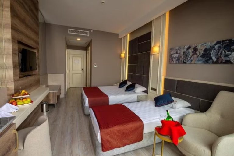 Standart Oda, Havuz veya Bahçe Manzaralı, Balkonlu,
