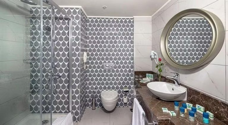 Standart Oda, Kara Manzaralı, Balkonlu,