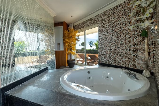 Sultan Suite