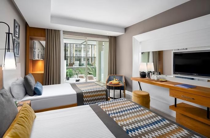Teras Jakuzili Deniz Manzaralı Oda