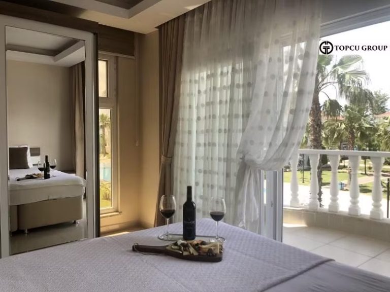 Villa, Havuz Manzaralı, Ortak Havuzlu